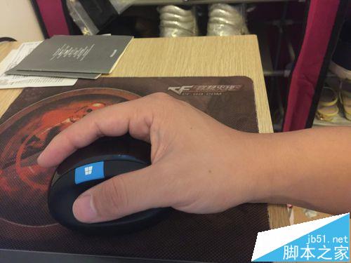 微软Sculpt Ergonomic Mouse大鼠标该怎么使用?