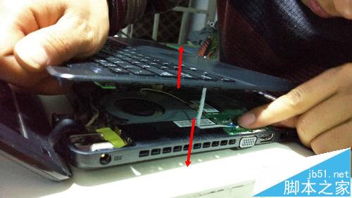 华硕X352W笔记本怎么拆机清理风扇?