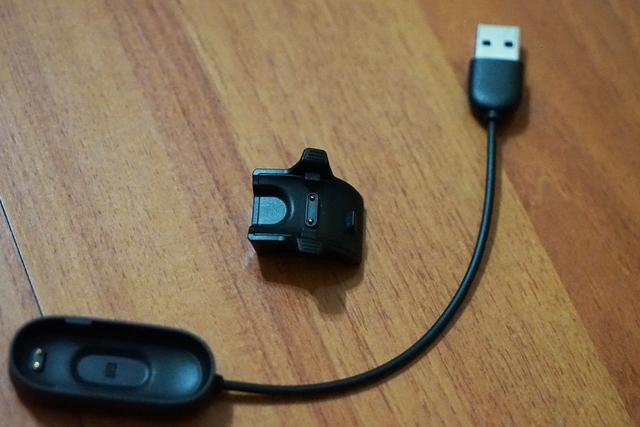 荣耀手环5和小米手环4哪个好 荣耀手环5和小米手环4全面对比评测