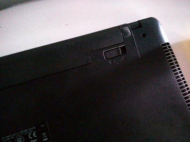 华硕X550C怎么拆机 华硕X550C清理灰尘与升级SSD图文教程