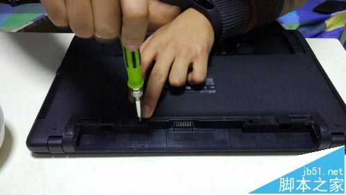 华硕X352W笔记本怎么拆机清理风扇?