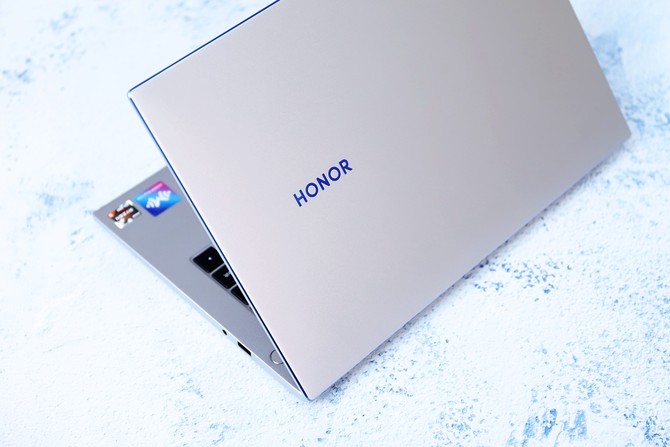 荣耀MagicBook系列体验如何 荣耀MagicBook 14/15笔记本评测