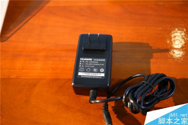 荣耀路由Pro游戏版现场图赏:428元/网游神器