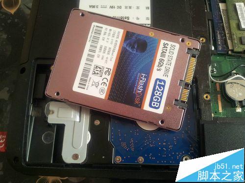 笔记本电脑怎么更换SSD并将光驱位改为机械硬盘位?