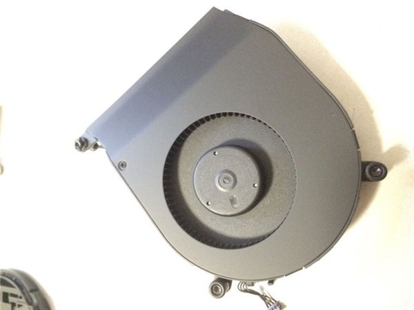 2014款Mac mini低配版怎么拆机更换SSD固态硬盘？