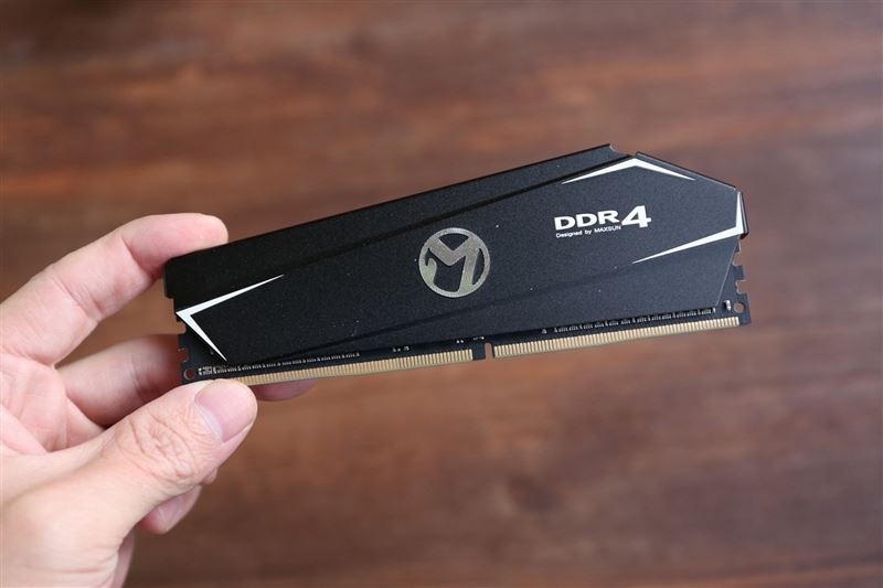 铭瑄终结者DDR4怎么样？铭瑄终结者内存马甲条性价比深度图解评测