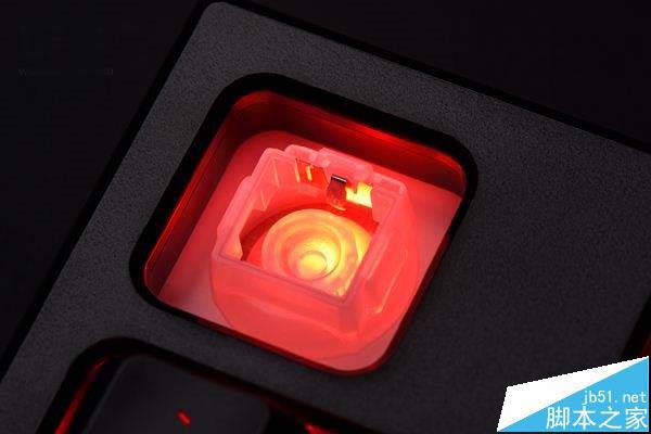 雷蛇Ornata Chroma机械薄膜键盘发布 100美元左右