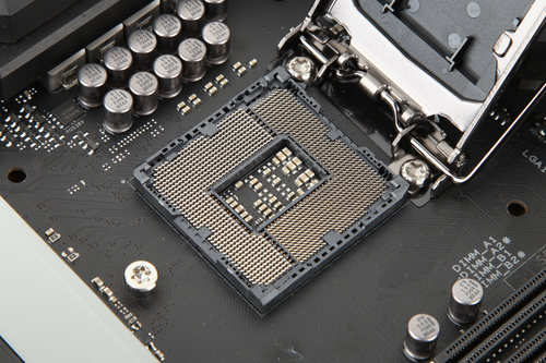 集水冷 RGB 屏幕于一身 ROG MAXIMUS XI FORMULA主板详细图文评测