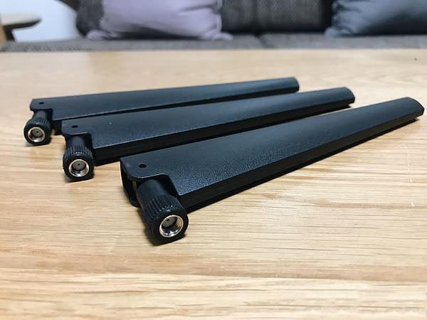 网件R7000P和R7000哪个值得买？网件R7000P AC2300路由器开箱拆机详细评测