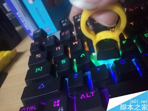 机械键盘键帽怎么拆?机械键盘换键帽方法
