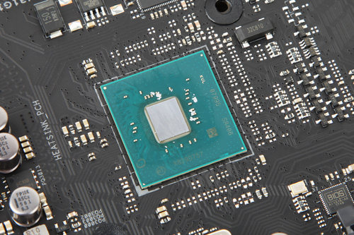 集水冷 RGB 屏幕于一身 ROG MAXIMUS XI FORMULA主板详细图文评测