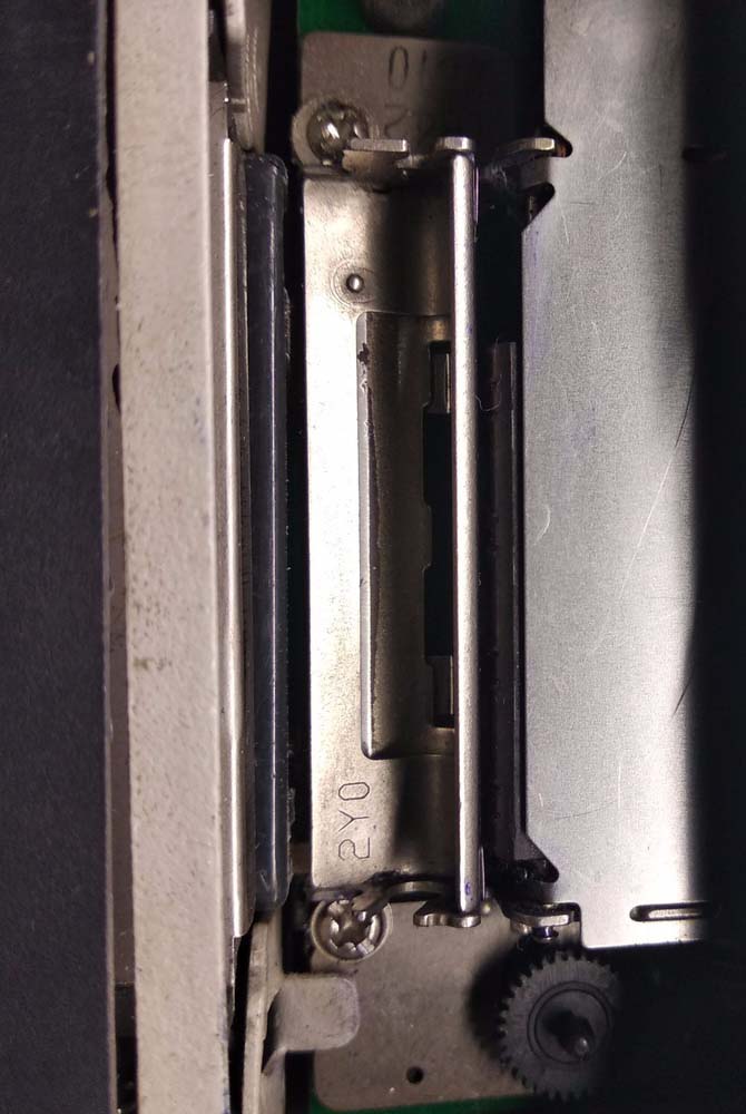 爱普生M150II打印机不进纸怎么更换走纸轮?