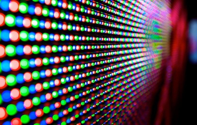 显示器屏幕尺寸和分辨率之间是什么关系?