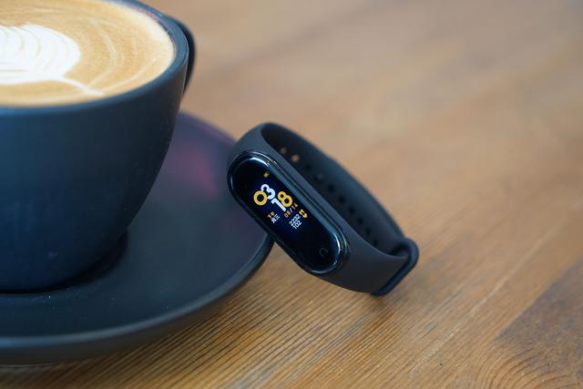 荣耀手环5和小米手环4哪个好 荣耀手环5和小米手环4全面对比评测