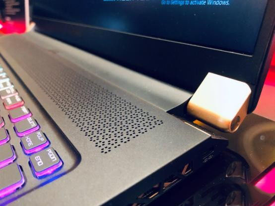 具备电竞级RTX2080却不到19mm 微星绝影GS75评测介绍