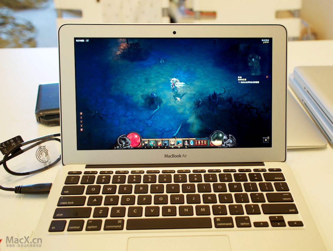 2012年 苹果笔记本对比测评 MacBook Air / MacBook Pro 新款对比测评（多图）