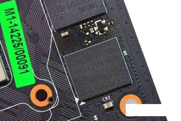GDDR5和GDDR3的区别是什么？GDDR3和R5显卡性能差距大吗？