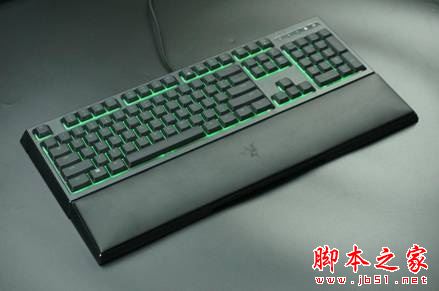 Razer雨林狼蛛幻彩版键盘体验：胜过机械键盘？