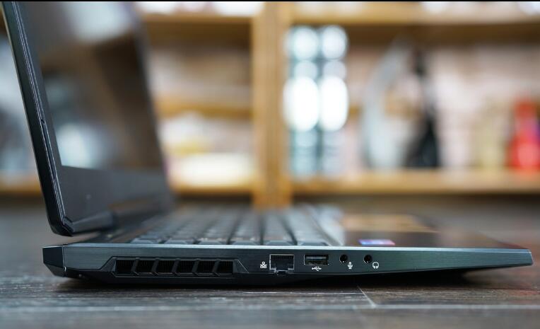 深海泰坦X8Ti值得买？机械革命深海泰坦X8Ti全面图解评测