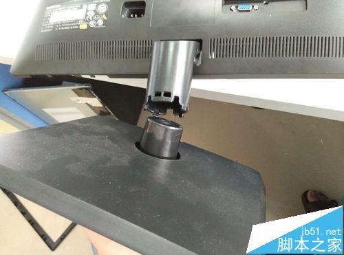 联想LS2014wD显示器该怎么拆机?