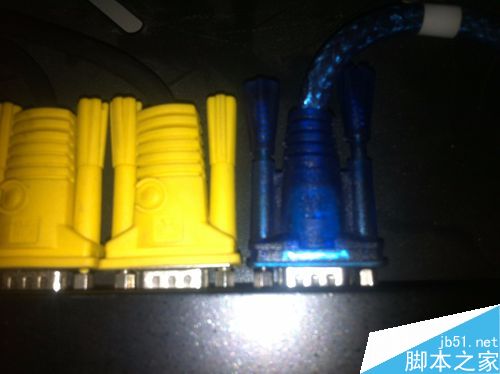 如何用一台显示器连接多台电脑?