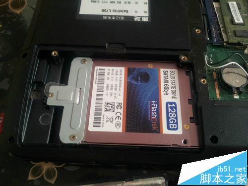 笔记本电脑怎么更换SSD并将光驱位改为机械硬盘位?