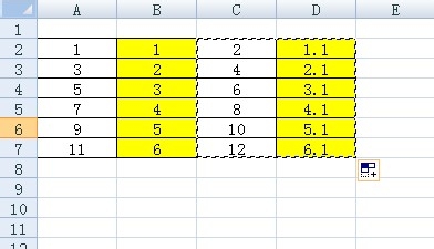 excel怎么将两列数据变成一行数据呢?