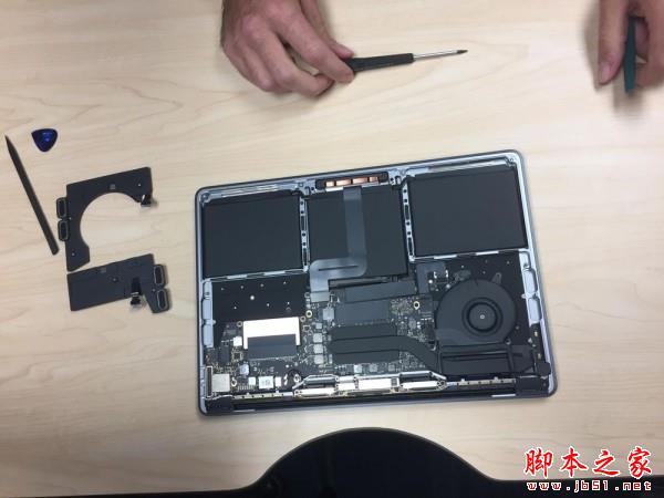 苹果13英寸全新MacBook Pro拆机图文详解教程 SSD可更换