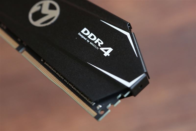 铭瑄终结者DDR4怎么样？铭瑄终结者内存马甲条性价比深度图解评测