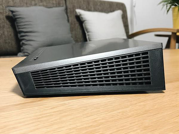 网件R7000P和R7000哪个值得买？网件R7000P AC2300路由器开箱拆机详细评测