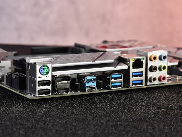 七彩虹CVN X570 GAMING PRO怎么样 七彩虹显卡图解评测