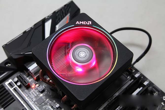 R5 2600X对比R7 2700X哪个好？R5-2600X与R7-2700X天梯图性能区别对比评测