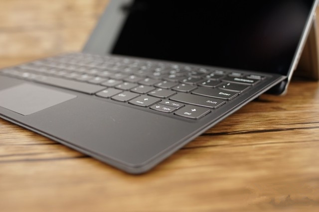 联想MIIX520内部做工如何？联想MIIX 520拆解深度评测