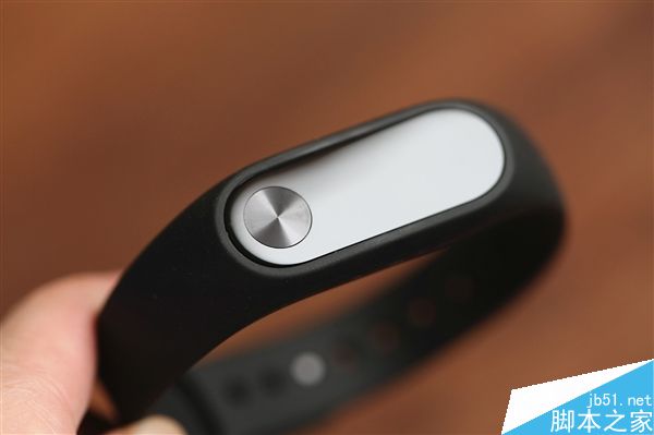 小米手环2开箱图赏 OLED显示屏黑如璞玉