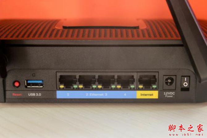 NETGEAR R8000与Linksys EA8300哪个好？网件R8000/Linksys EA8300对比评测