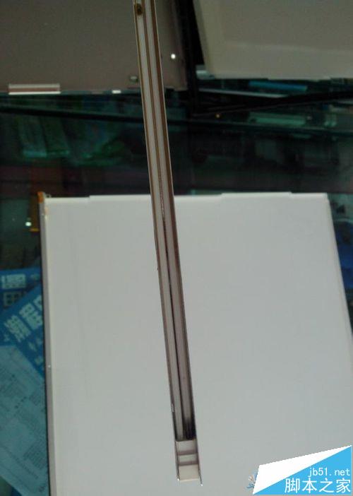 电脑显示器开机一会就黑屏的拆机维修方法