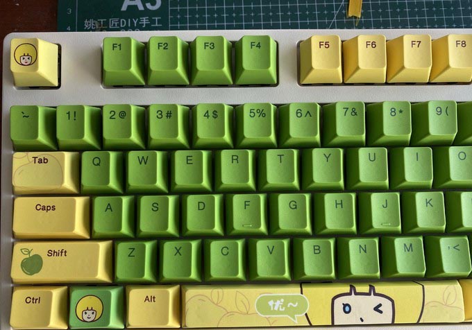 IKBCX优酸乳联名款机械键盘开箱测评