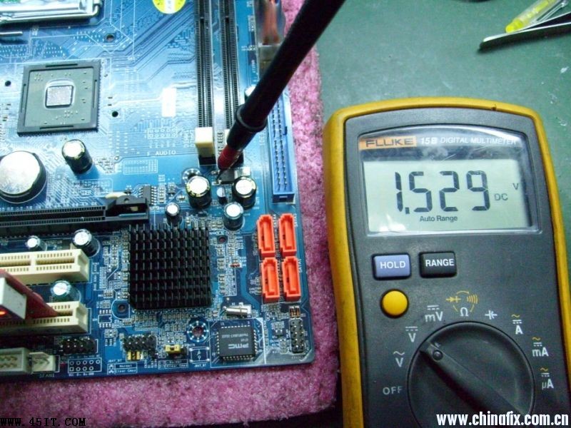 945GL主板时亮时不亮的维修过程