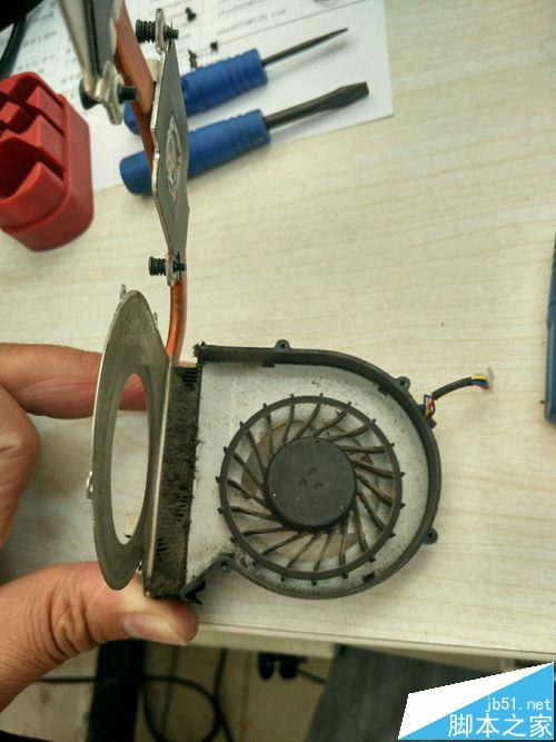 惠普hp445g1笔记本怎么拆机清灰?