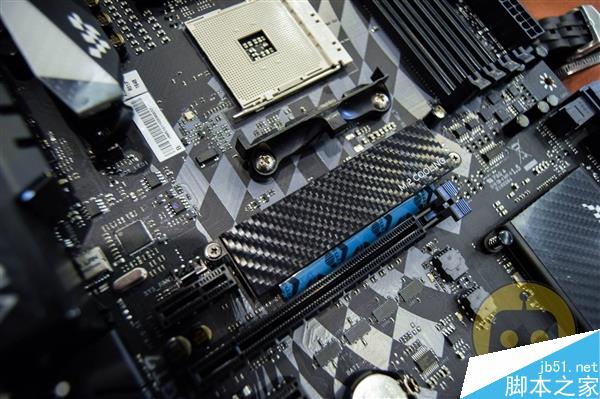 AMD Ryzen+映泰X370主板成功点亮 Ryzen加入液氮细节图
