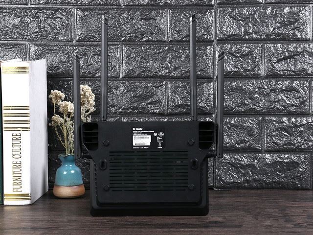D-Link X路由值得买吗？D-Link DIR-822+路由器拆解评测