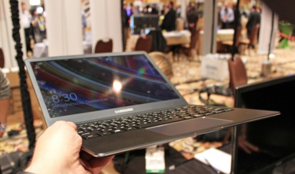 三星Macbook Air新款笔记本ATIV Book 9 只有0.95Kg