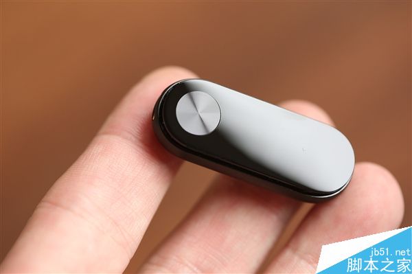 小米手环2开箱图赏 OLED显示屏黑如璞玉