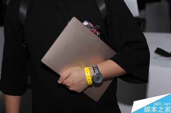 3499元、4999元价格贵吗?小米笔记本Air12、13现场实拍图赏