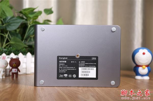 当贝投影F1开箱图赏 可投300英寸巨幕