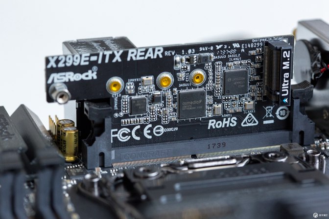 小体积却有大能量18核 i9-7980XE迷你小机箱装机教程实录