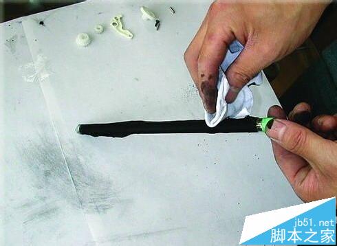 惠普HP 6L激光打印机硒鼓没粉了怎么灌粉?