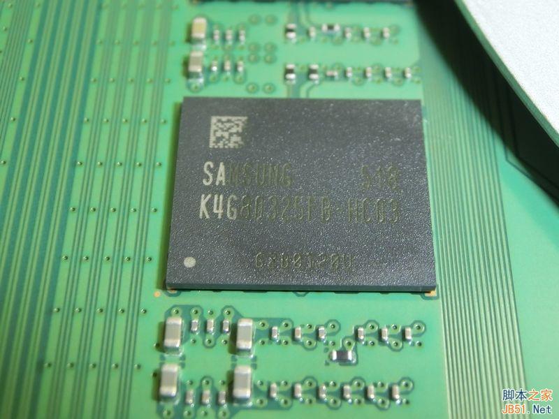 CUH-1200版本PS4游戏机完全拆解图赏：偷工减料or工艺升级?