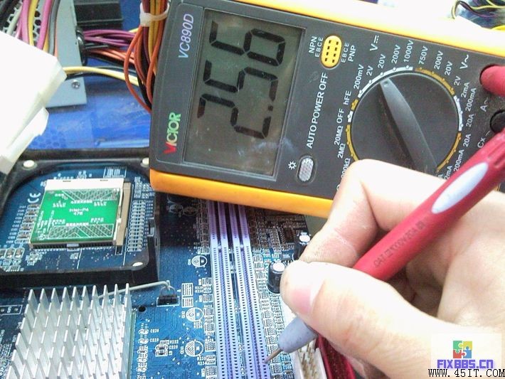 天虹845主板维修一例