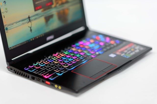 微星GE63VR 7RF怎么样？微星GE63VR GTX1070轻薄游戏本详细评测